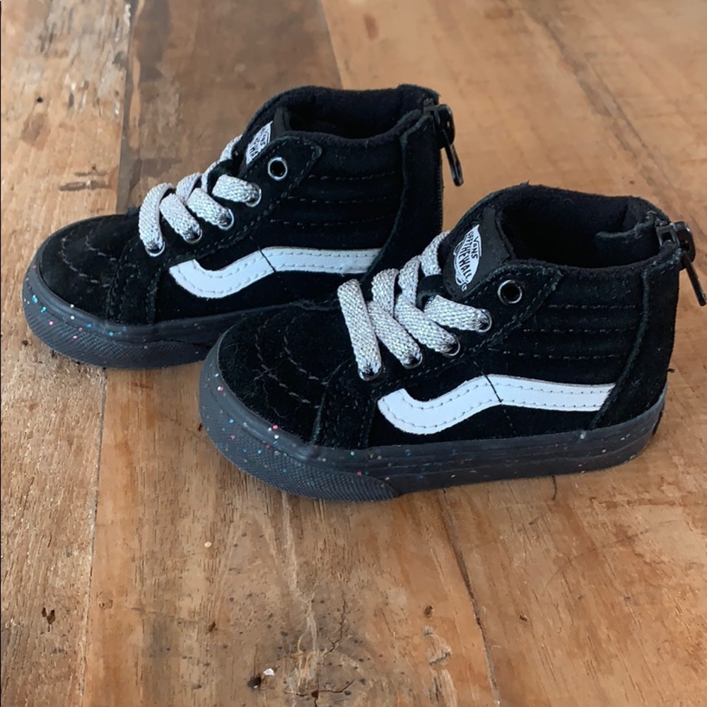 NWOT Vans high-tops; Blck; silver lace, rainbow; 4